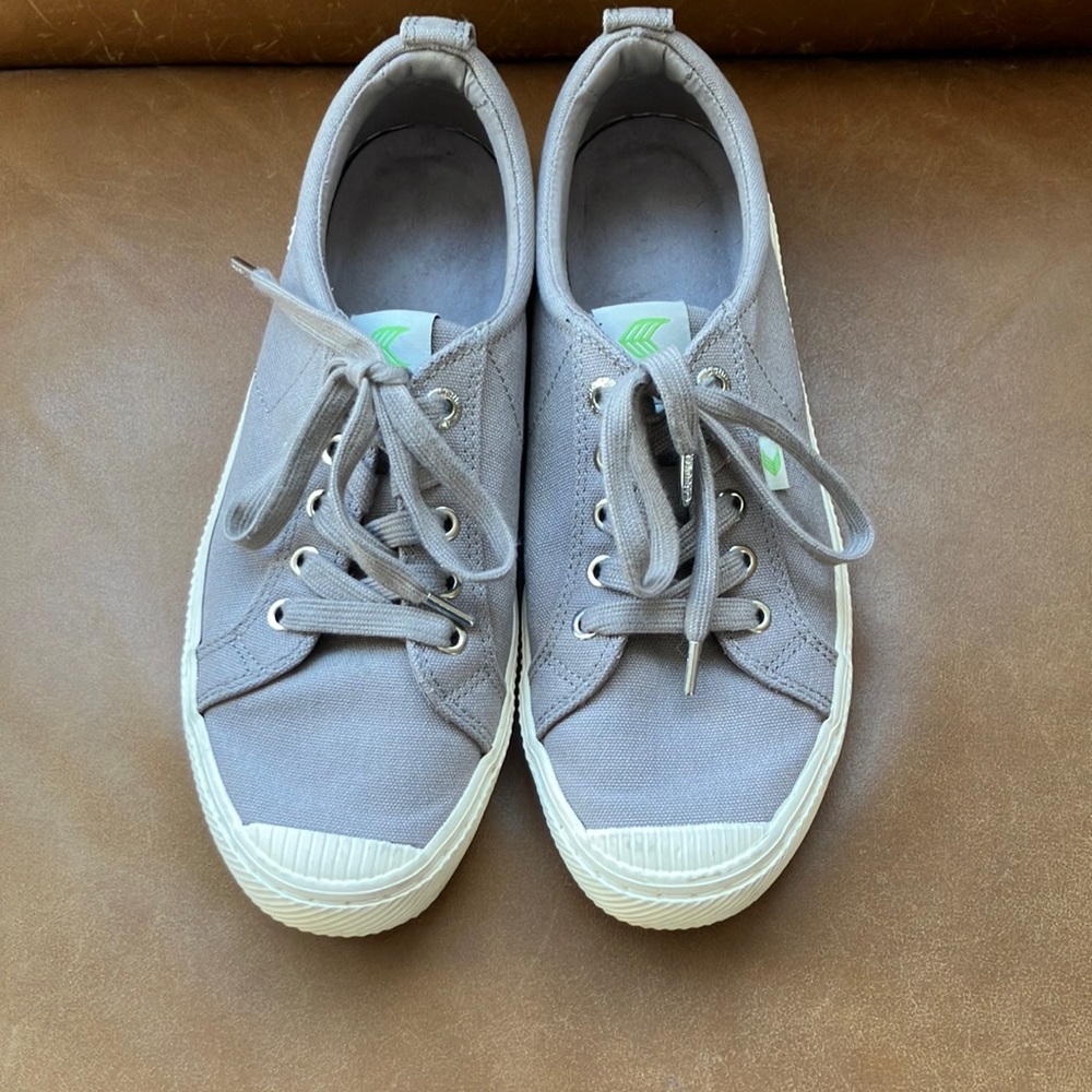 Cariuma Oco Low Mystic Gray Sneakers Size 8.5 Women’s 7 Men’s Minimalist